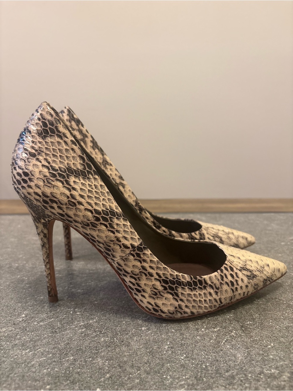 Tory Burch Snakeskin Pointed Toe Stiletto Heels Size 7.5